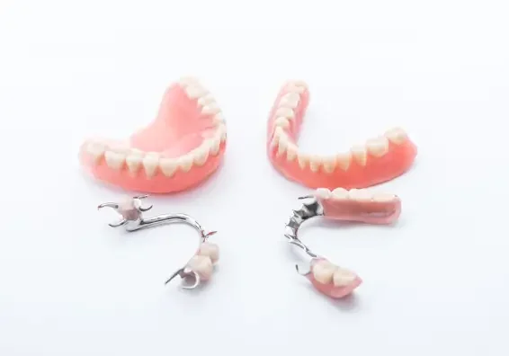Full &amp; Partial Dentures